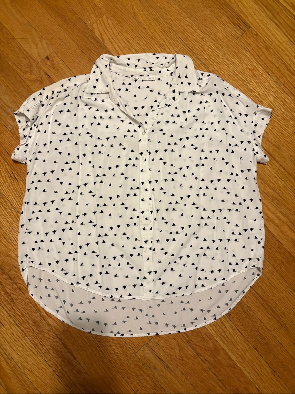 Jane + Delancey White Bird Print Short Sleeve Button-Up Blouse Top Size L